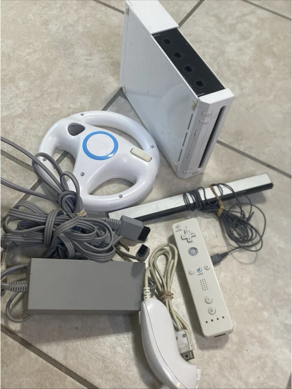 Nintendo Wii Video Game Console RVL-001 White With Cords ,remote,wheel